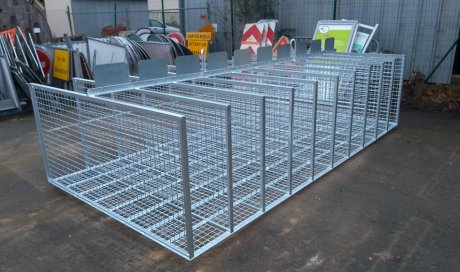 Fabrication d'un porteur métallique pour le rangement de 120 panneaux de signalisation