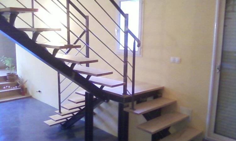 escalier_rampe_en_fer_brut