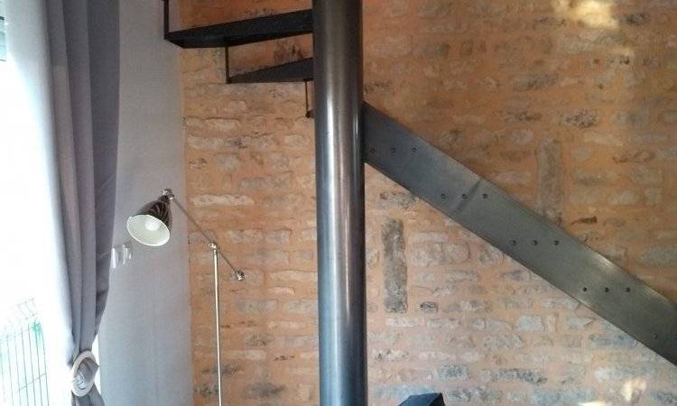 escalier_metallique_avec_une_partie_helicoidal